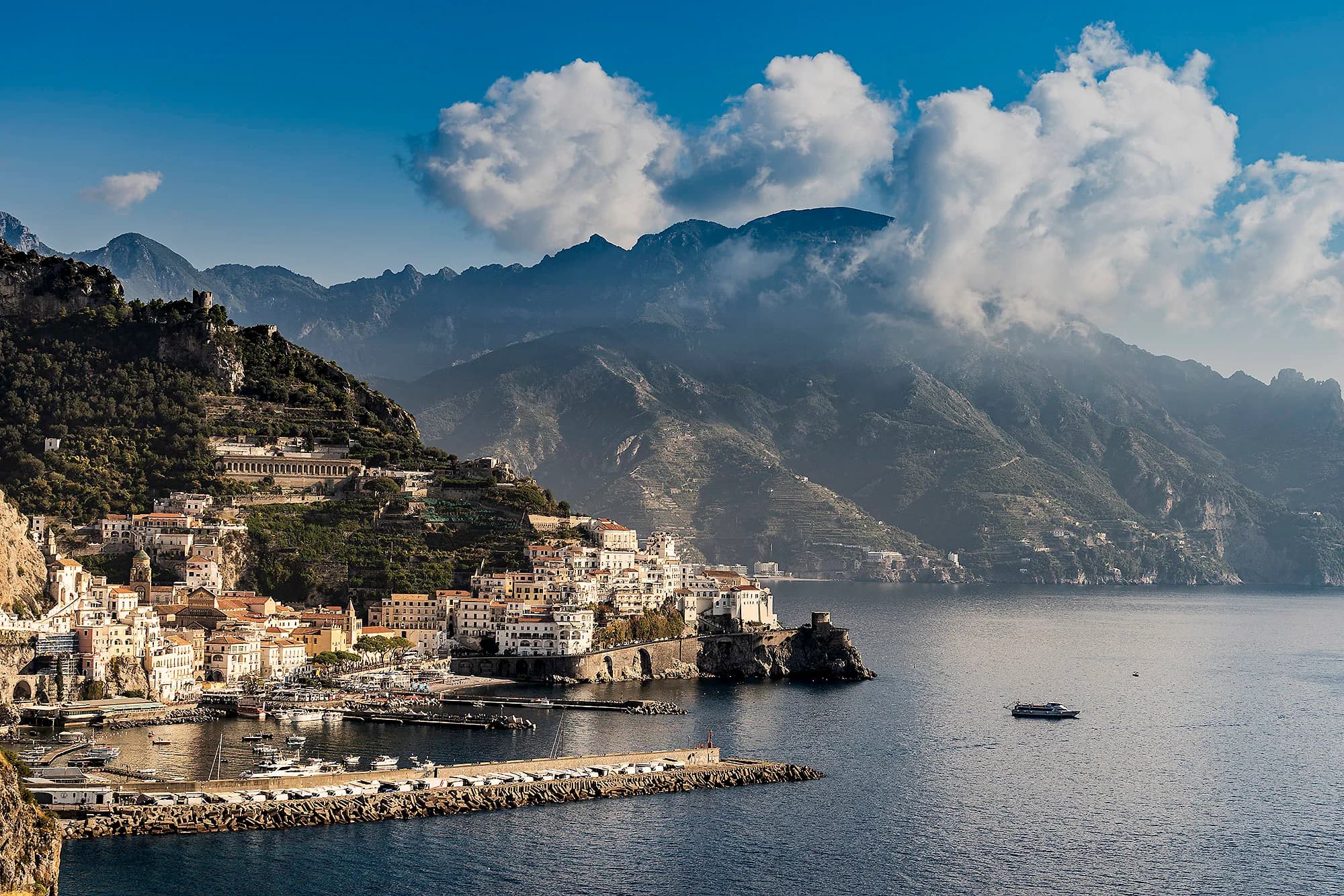 La Costiera Amalfitana e il suo orizzonte sul mare